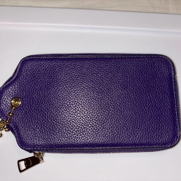 EUC Coach Large Purple Hang Tag Pouch Wristlet - Picture 2 of 5